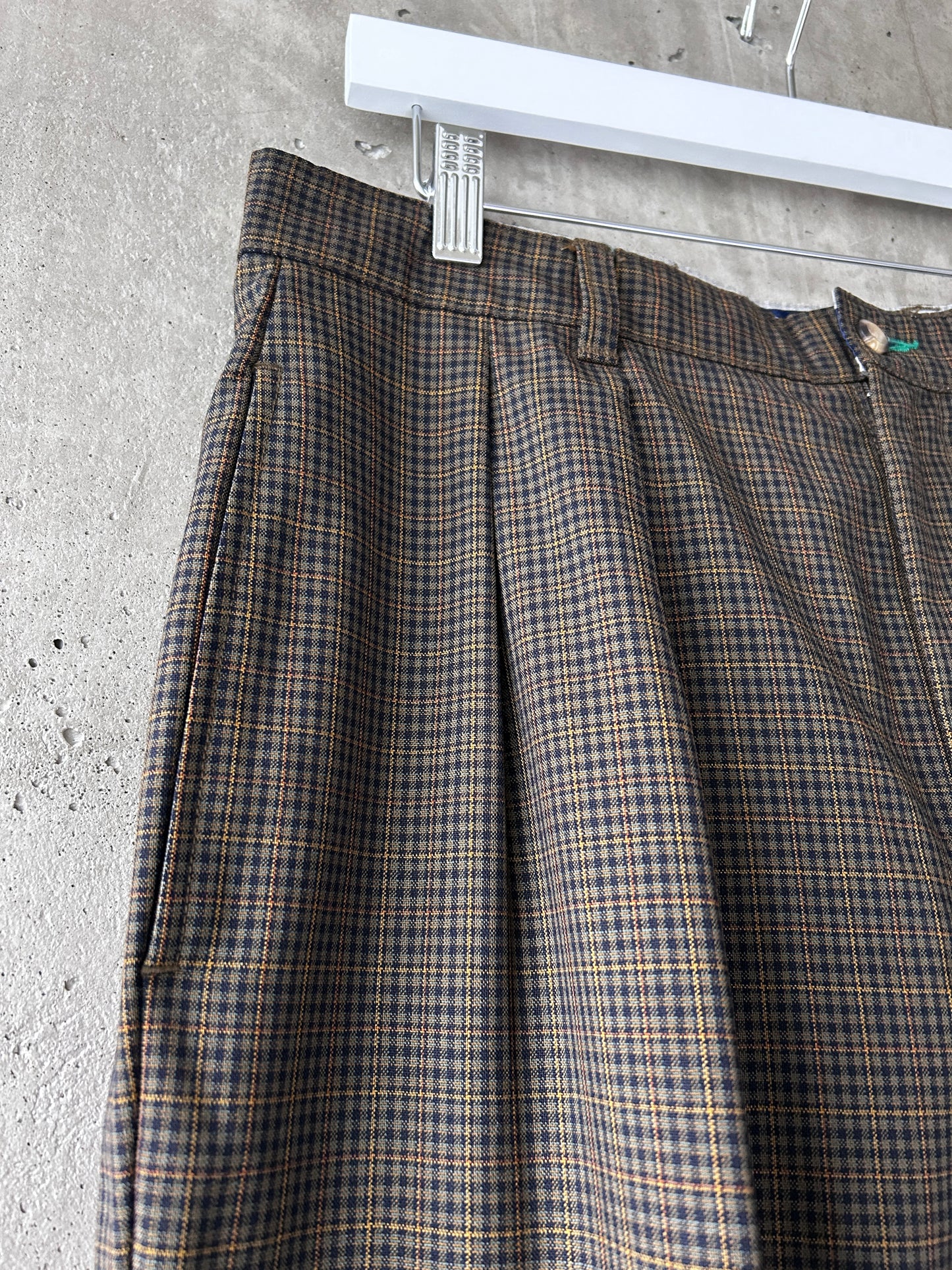 Tommy Hilfiger brown wool plaid pleated cuffed trousers