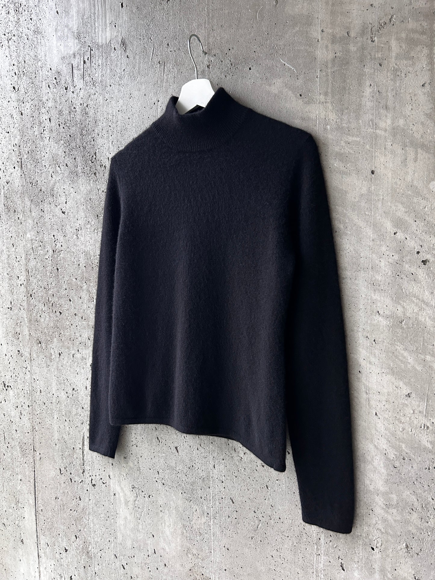 Della Spiga black cashmere knit mock neck sweater