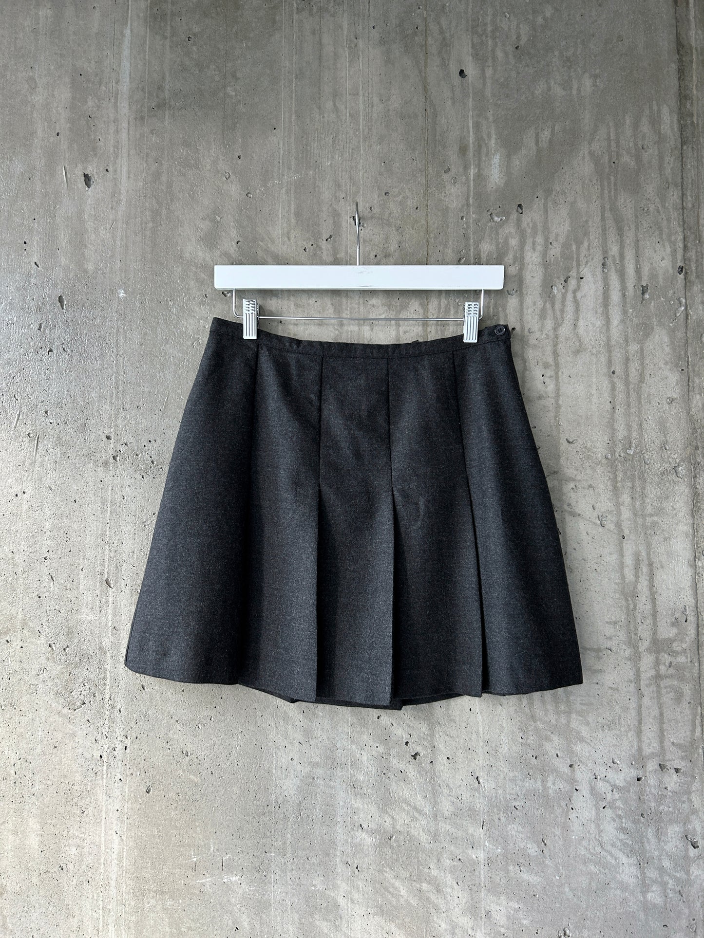 United Colors of Benetton grey wool pleated mini skirt