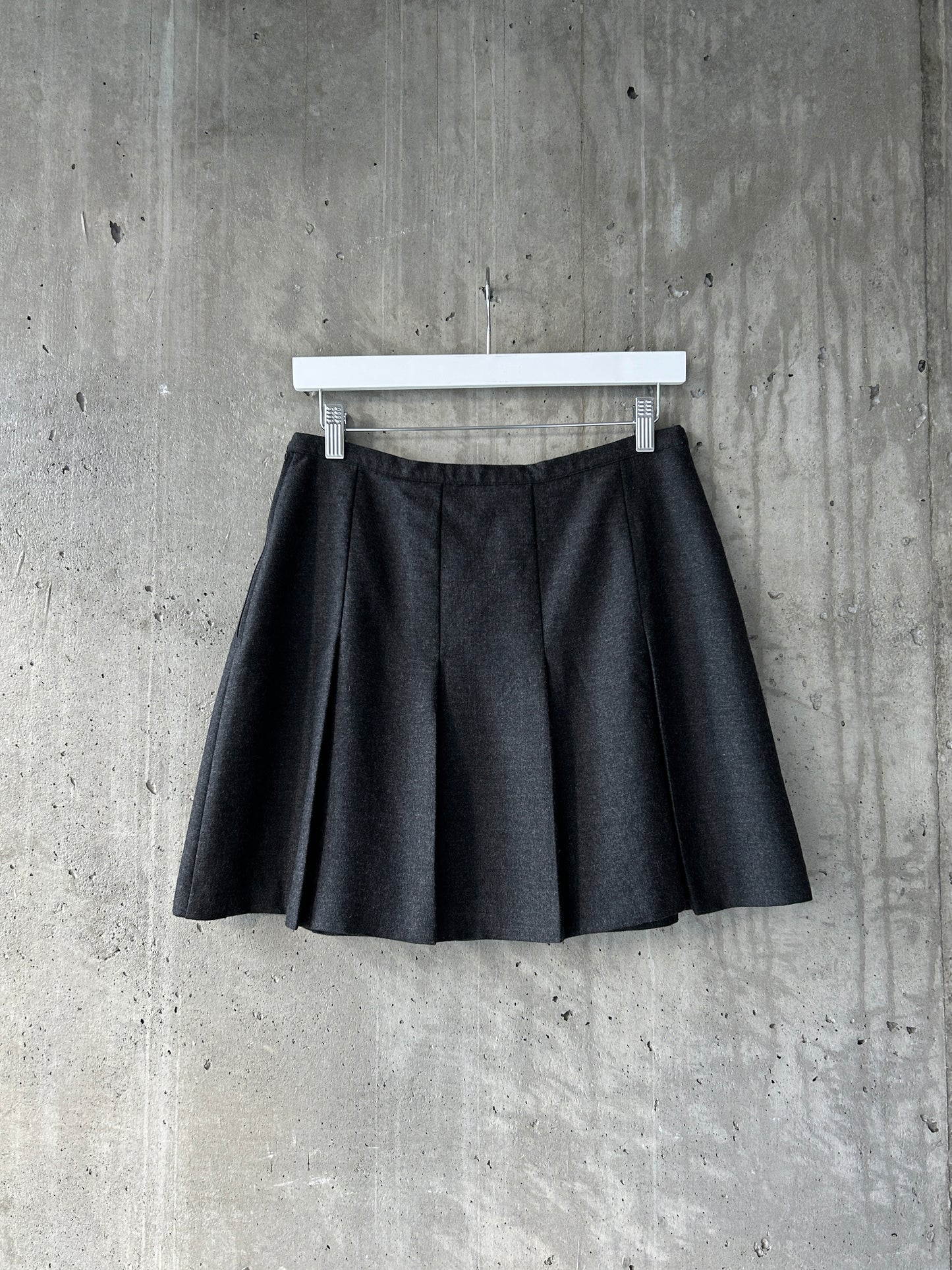 United Colors of Benetton grey wool pleated mini skirt