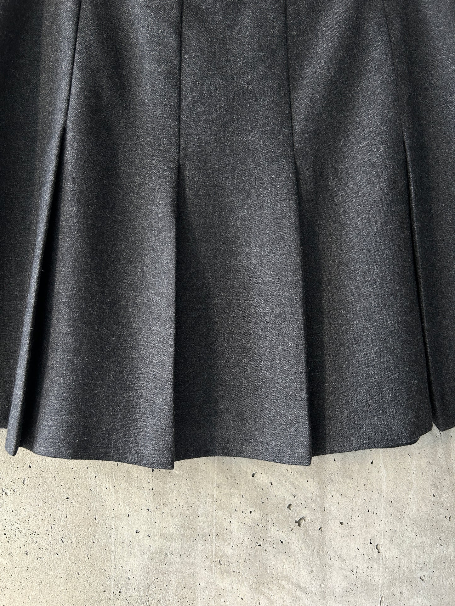 United Colors of Benetton grey wool pleated mini skirt