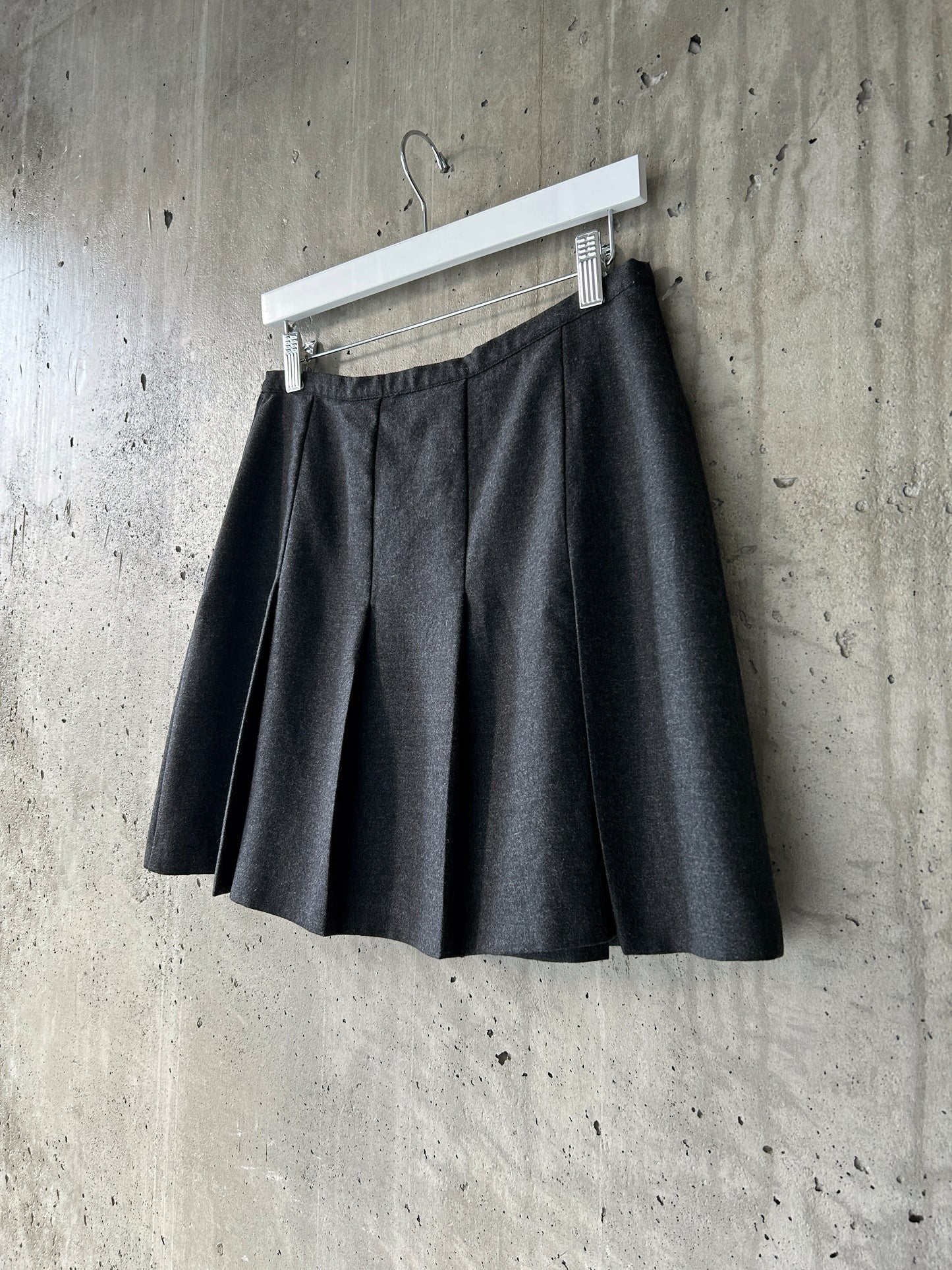 United Colors of Benetton grey wool pleated mini skirt