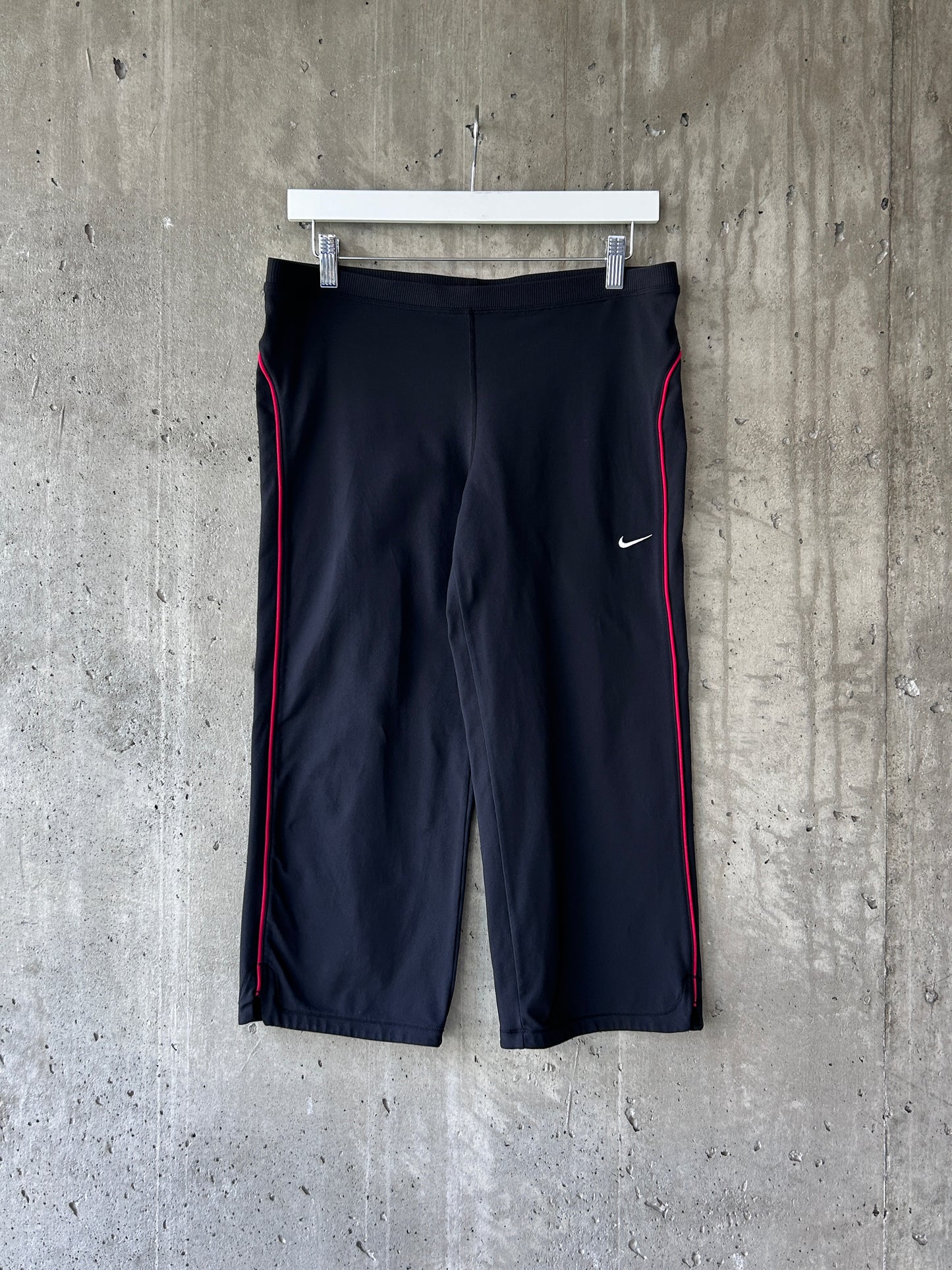 Nike black stretch nylon capri leggings with red piping