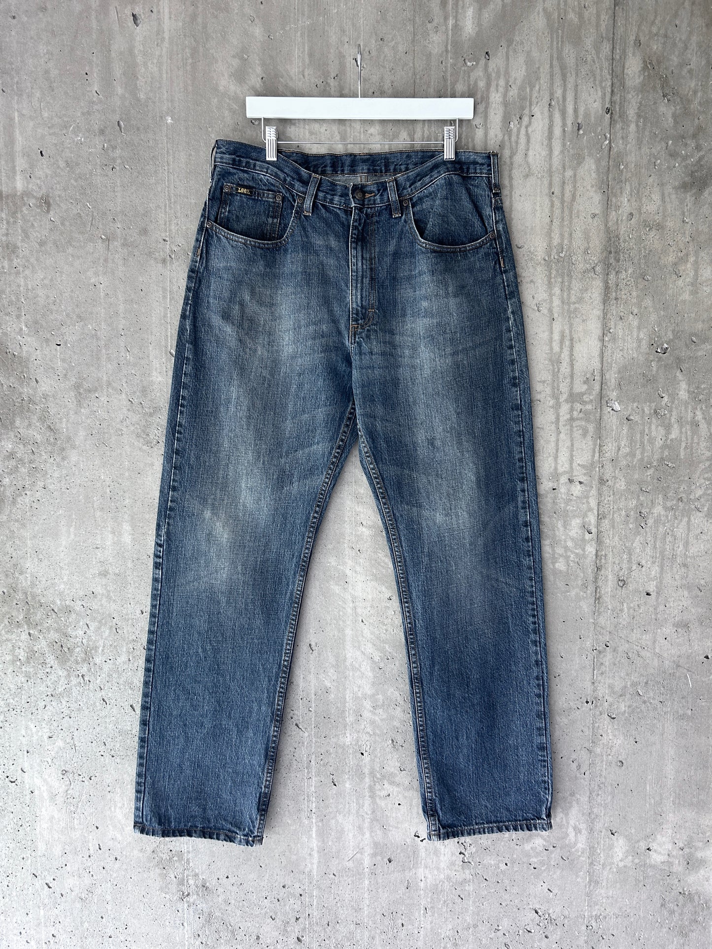 Lee blue mid-dark wash denim relaxed straight leg jeans