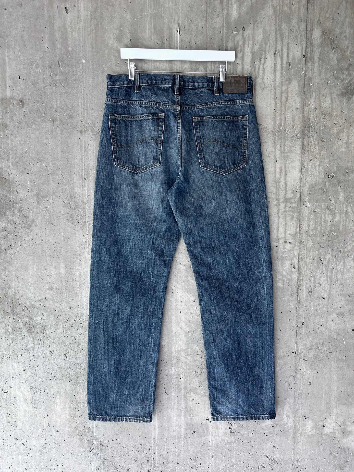 Lee blue mid-dark wash denim relaxed straight leg jeans