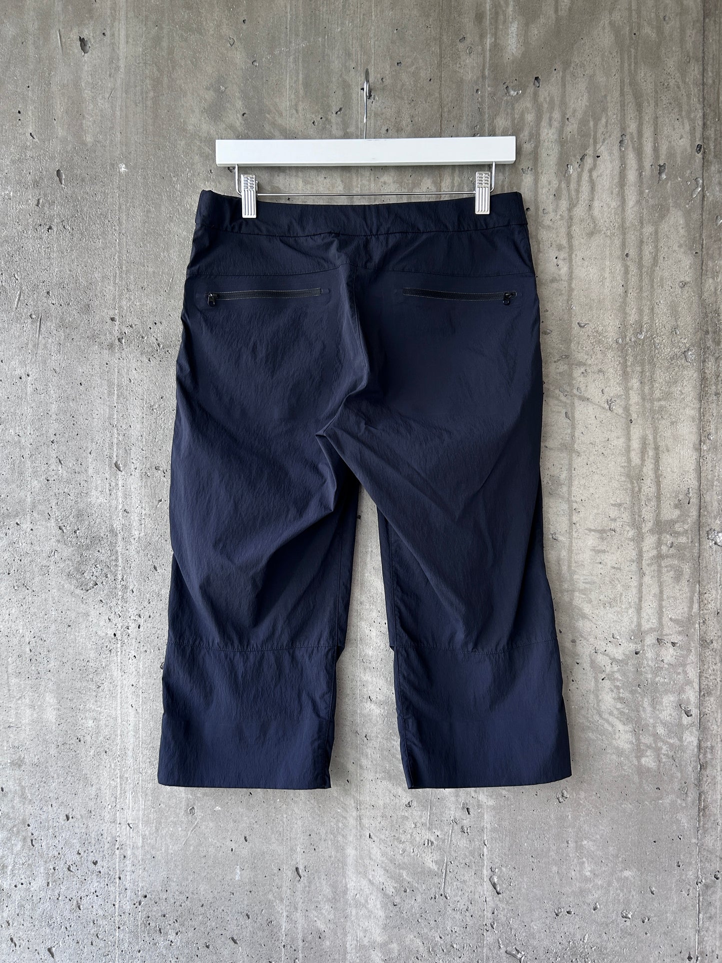 Arc'teryx blue-black nylon capri hiking pants