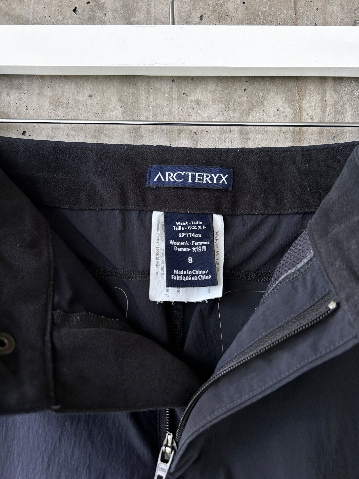 Arc'teryx blue-black nylon capri hiking pants